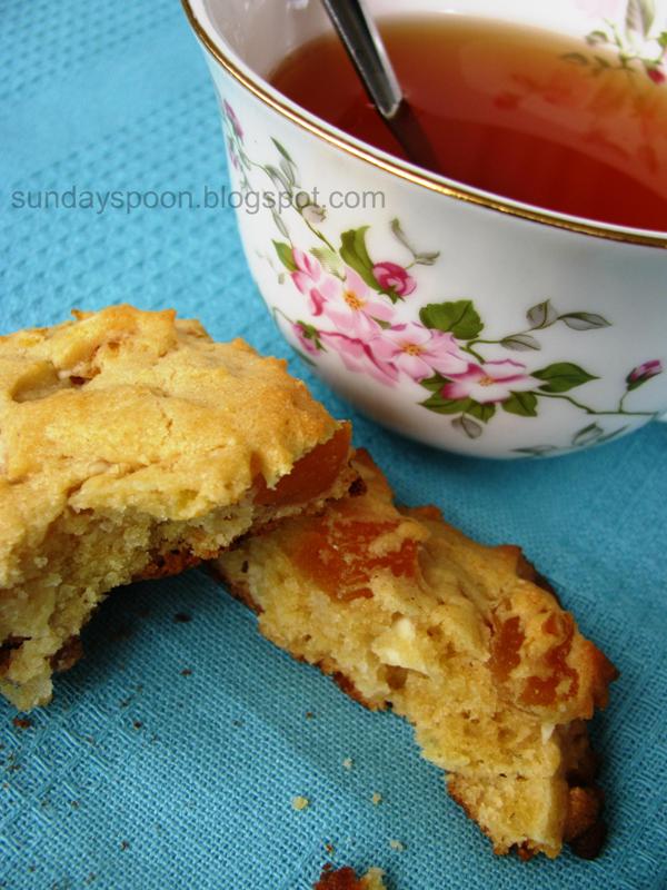 Αρωματικό τσάι & μαλακά cookies με βερίκοκο και λευκή σοκολάτα