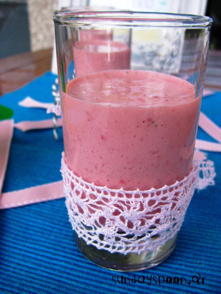 Smoothie με φράουλες και γιαούρτι